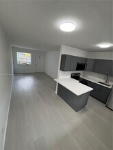 15991 NE 18th Pl in North Miami Beach, FL - Building Photo - Building Photo