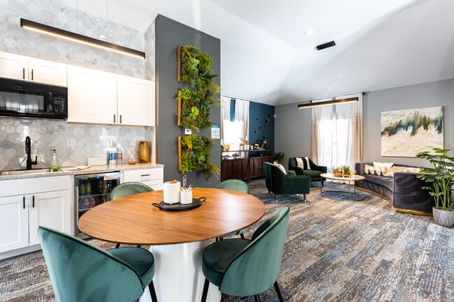 ReNew Cross Creek in St. Louis, MO - Foto de edificio - Interior Photo