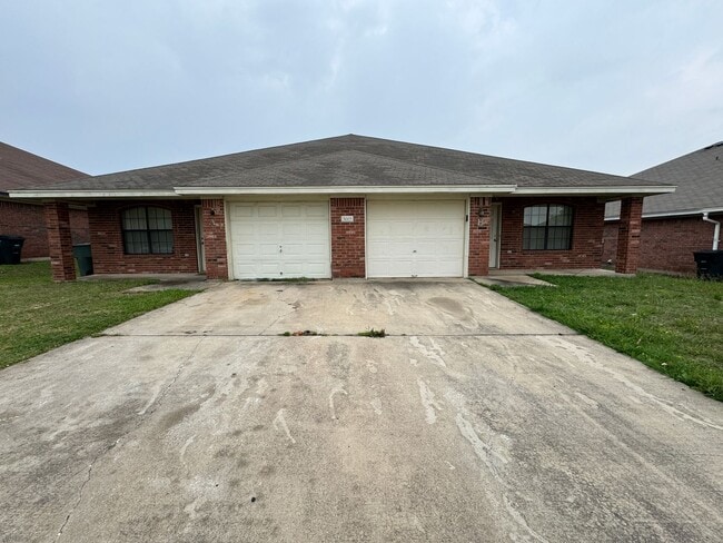 5005 John David Dr, Unit # B in Killeen, TX - Foto de edificio - Building Photo