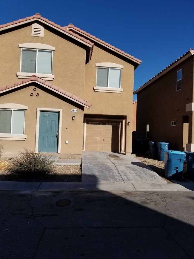 1868 N Luna Alegre St in Las Vegas, NV - Building Photo - Building Photo