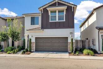 2815 N Leya Dr in Fresno, CA - Building Photo - Building Photo