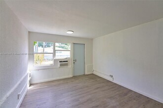 11501 NW 27th Ave in Miami, FL - Building Photo - Building Photo