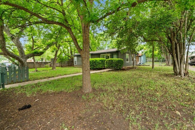 property at 3000 Fontana Dr