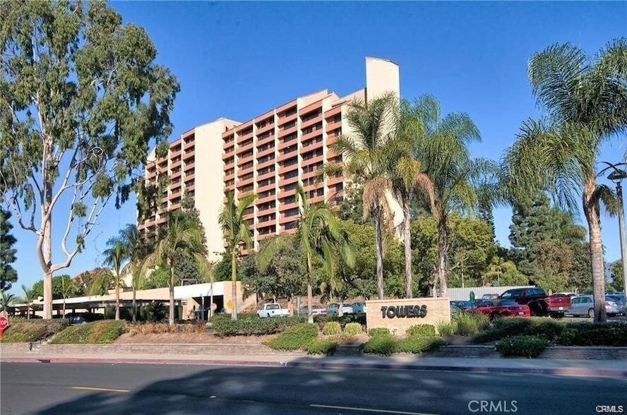 24055 Paseo Del Lago, Unit 1013 in Laguna Woods, CA - Building Photo