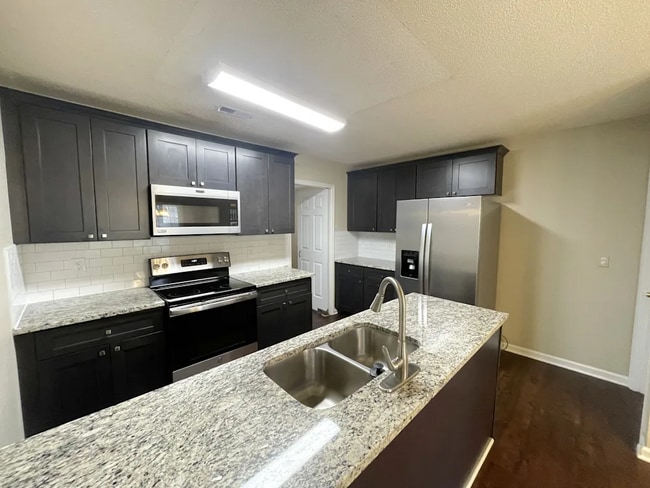 1909 Dembrigh Ln in Charlotte, NC - Building Photo - Building Photo