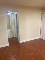 1319 NW 60th St in Miami, FL - Building Photo