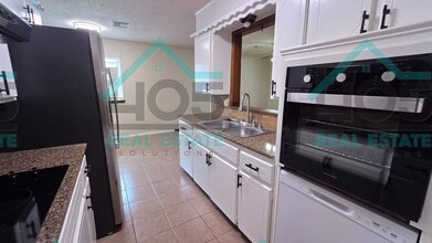 2720 Quanah Parker Trail in Norman, OK - Building Photo - Building Photo