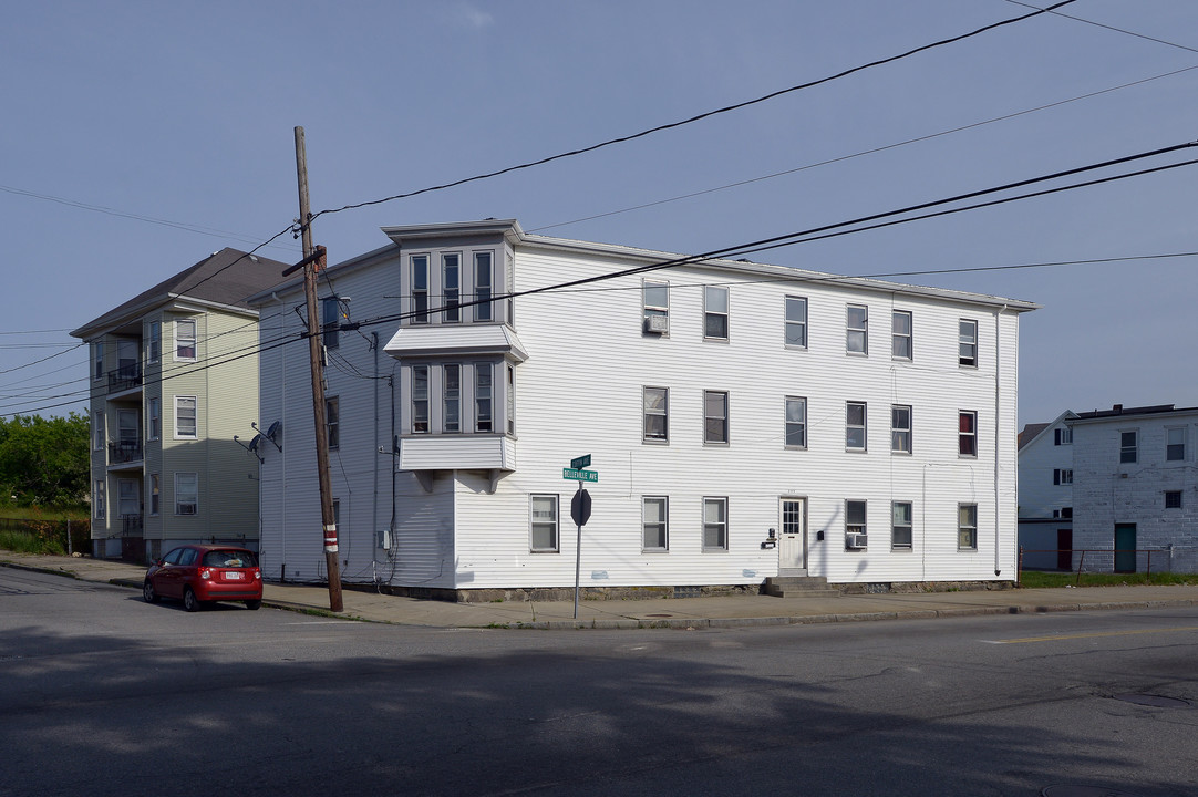 399 Belleville Ave in New Bedford, MA - Building Photo