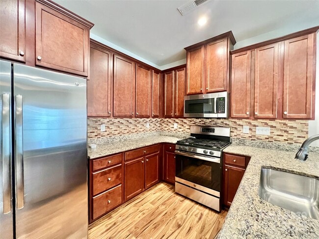 310 Willow Wood Ct in Stallings, NC - Building Photo - Building Photo