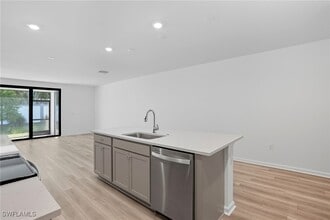 27883 Radiant Ct in Bonita Springs, FL - Building Photo - Building Photo