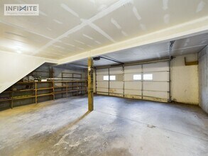 63805 Gallatin Rd in Gallatin Gateway, MT - Building Photo - Building Photo