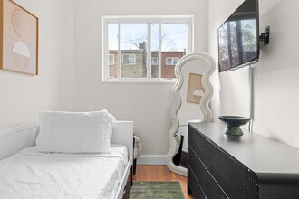 125 Urell Pl NE in Washington, DC - Foto de edificio - Building Photo