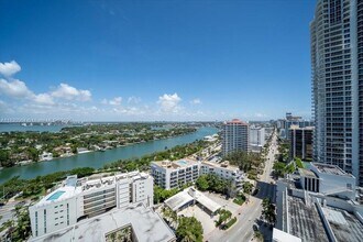 6301 Collins Ave, Unit 2705 in Miami Beach, FL - Foto de edificio - Building Photo