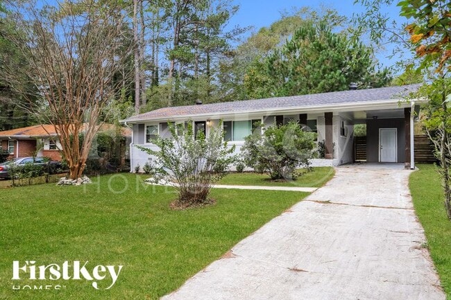 1855 Shamrock Dr in Decatur, GA - Building Photo - Building Photo