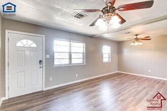 1270 NW 57th St in Lawton, OK - Foto de edificio - Building Photo