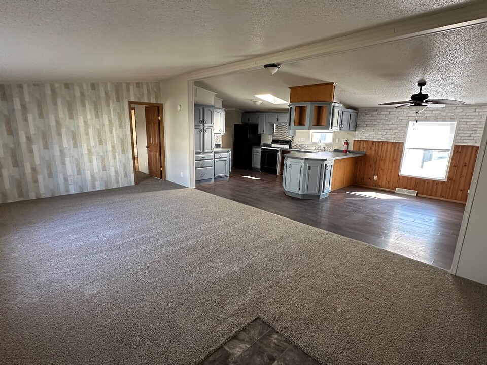 261 E Birdsall Dr in Battle Creek, MI - Building Photo