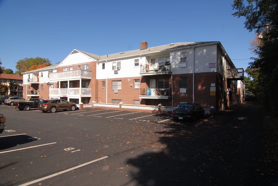 Juliann Garden Apartments in Spring Valley, NY - Building Photo