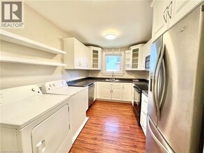 336 Rolling Meadows Dr in Kitchener, ON - Building Photo - Building Photo