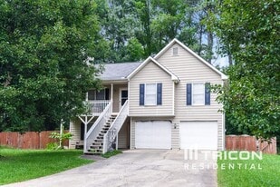 4672 Emerald Willow Dr in Acworth, GA - Building Photo