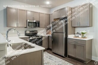 2844 Barrington Square in Auburn Hills, MI - Building Photo - Building Photo