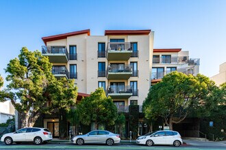 PR SM Capri LLC in Santa Monica, CA - Foto de edificio - Building Photo