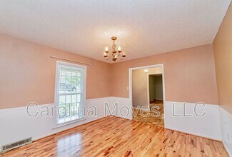 125 Fieldstone Rd in Spartanburg, SC - Foto de edificio - Building Photo
