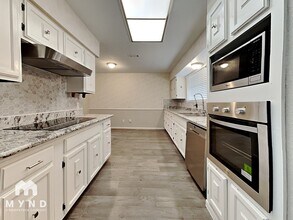 15803 Mill Point Dr in Houston, TX - Building Photo - Building Photo