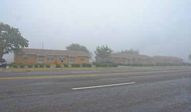 220 N Ayshire Ave in Crosbyton, TX - Building Photo - Building Photo