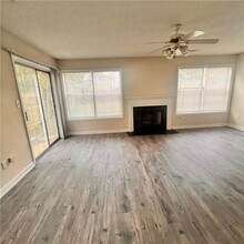 3698 Sapphire Ct in Decatur, GA - Building Photo - Building Photo