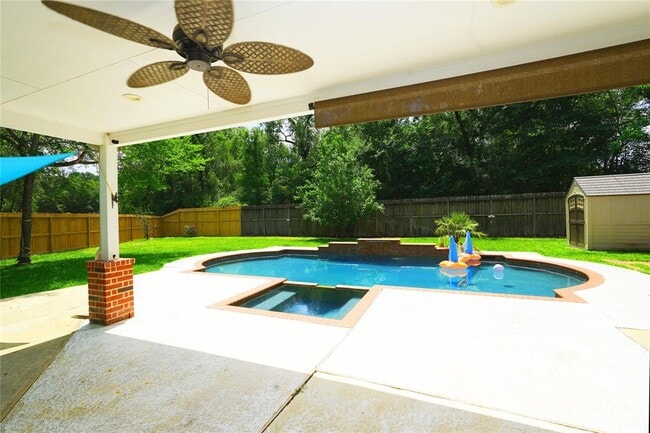 property at 135 Fairwind Trail Dr