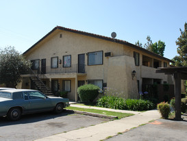 1027 E Deodar St in Ontario, CA - Building Photo