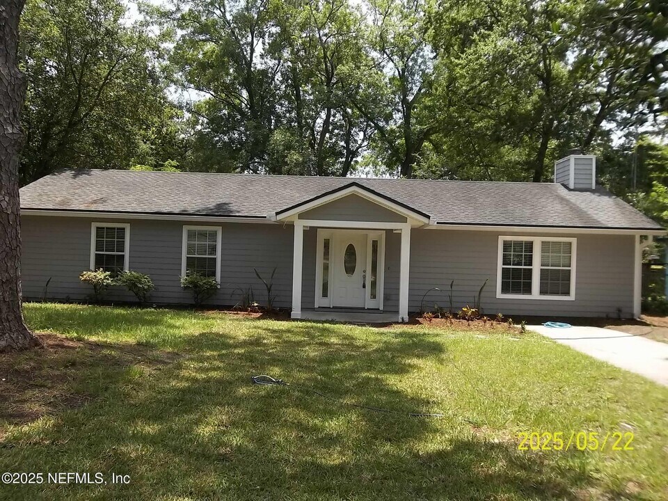 7816 Delaroche Dr in Jacksonville, FL - Building Photo