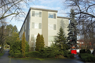 Barbi Apartments in Seattle, WA - Building Photo - Building Photo