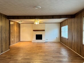 2321 McKenzie Dr in Tyler, TX - Building Photo - Building Photo