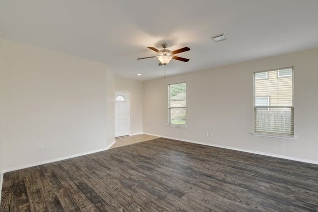 481 New Bridge Dr in Kyle, TX - Building Photo - Building Photo