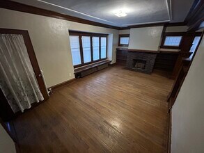 2473 N 46th St in Milwaukee, WI - Foto de edificio - Building Photo