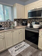 2298 NW 78th Ave in Pembroke Pines, FL - Building Photo - Building Photo