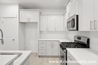 1218 S Quartz Dr in Cornelius, OR - Building Photo - Building Photo