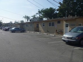 1609 N Parton St in Santa Ana, CA - Building Photo - Building Photo