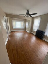 49 Vine St, Unit 1 in Meriden, CT - Foto de edificio - Building Photo