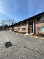 4078 Sanlin Dr in Carnot-Moon, PA - Building Photo