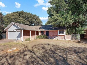 205 Pleasant Valley Dr in Georgetown, TX - Building Photo - Building Photo