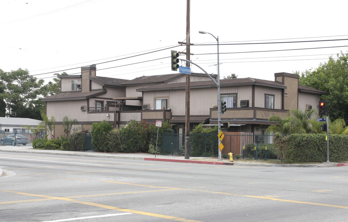 11350 Oxnard St in North Hollywood, CA - Building Photo
