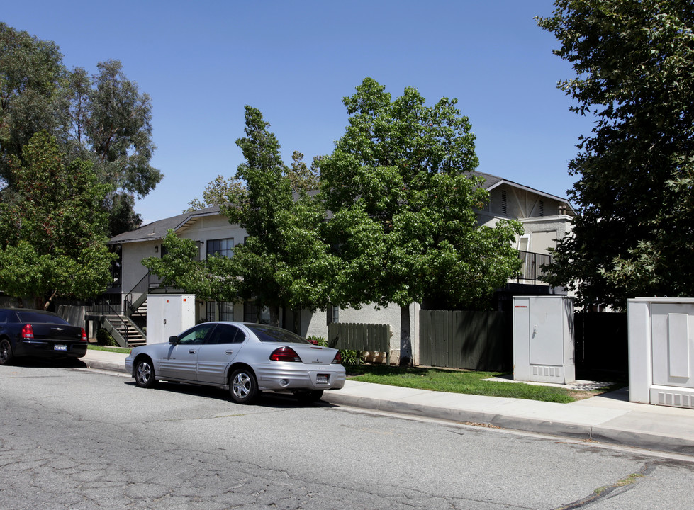 Brentwood Apartments in Hemet, CA - Building Photo