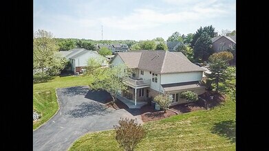 1921 Ty Way Xing, Unit B in Harrisonburg, VA - Foto de edificio - Building Photo