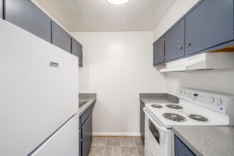 Olde Jamestowne Apartments in Williamsburg, VA - Foto de edificio - Interior Photo