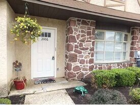 2006 Jason Dr, Unit B in Huntingdon Valley, PA - Building Photo