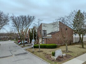 1020 Cedarglen Gate Apartments