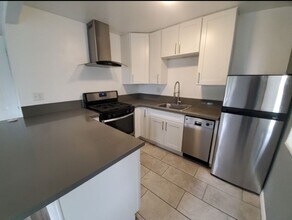 1743 S La Brea Ave in Los Angeles, CA - Building Photo - Building Photo