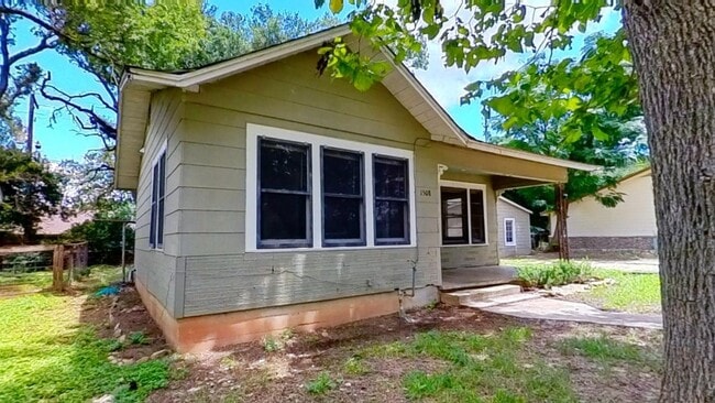 property at 1508 Owens St